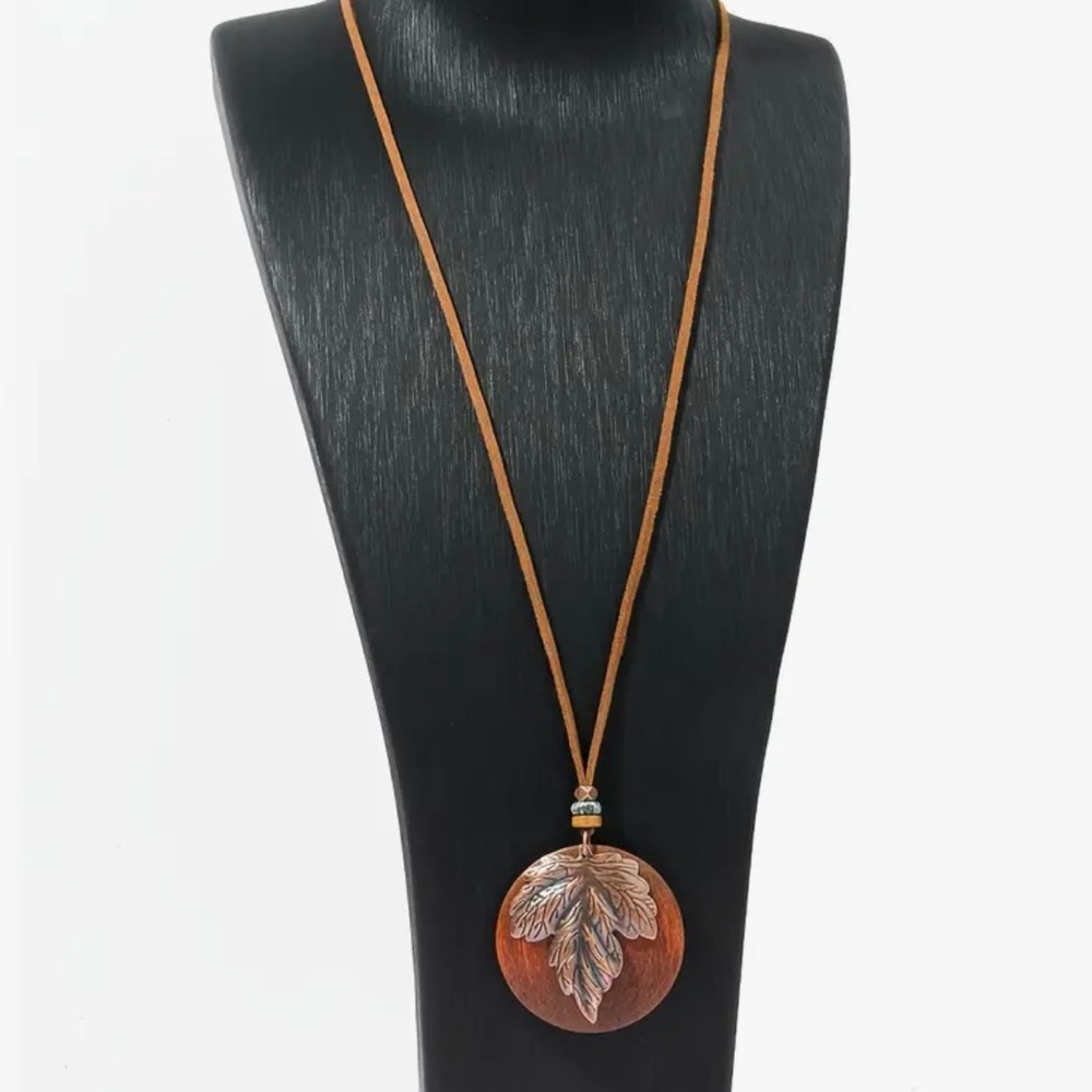 Elegant Brown Leaf Multi-Layer Pendant Necklace - Picture 2 of 7